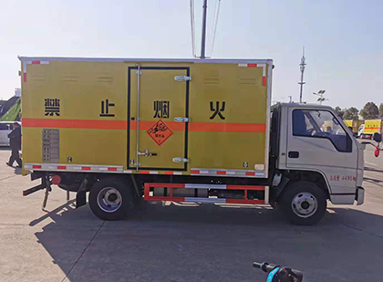 振兴爆破器材运输车技术升级与安全合规新趋势