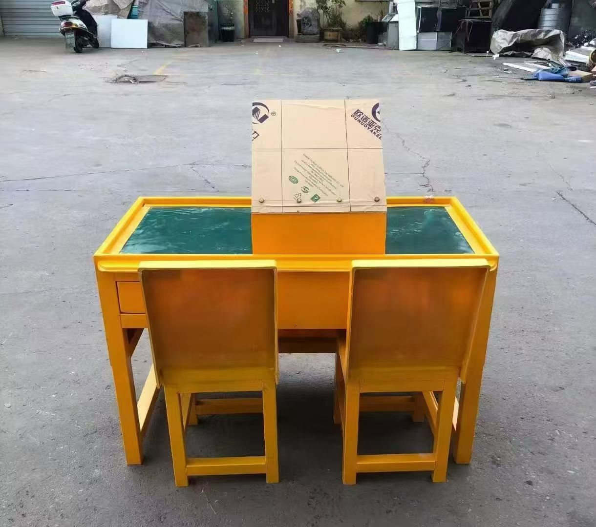 振兴防静电导通桌井下煤矿火工品发放桌：危险品流转的安全守护者